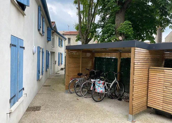 A -15min A Velo Du Vieux Port La Rochelle 4 Aytré